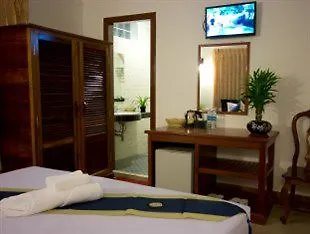 Hotel Bou Phanith 3*